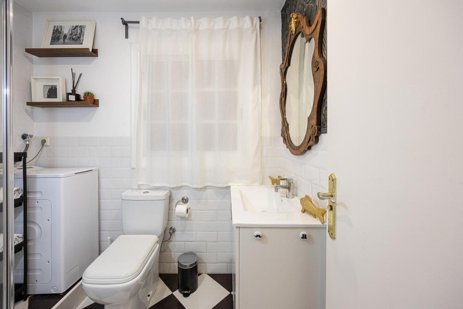 Vintage 3 Bdr Apartment Esplugues de Llobregat Eksteriør bilde